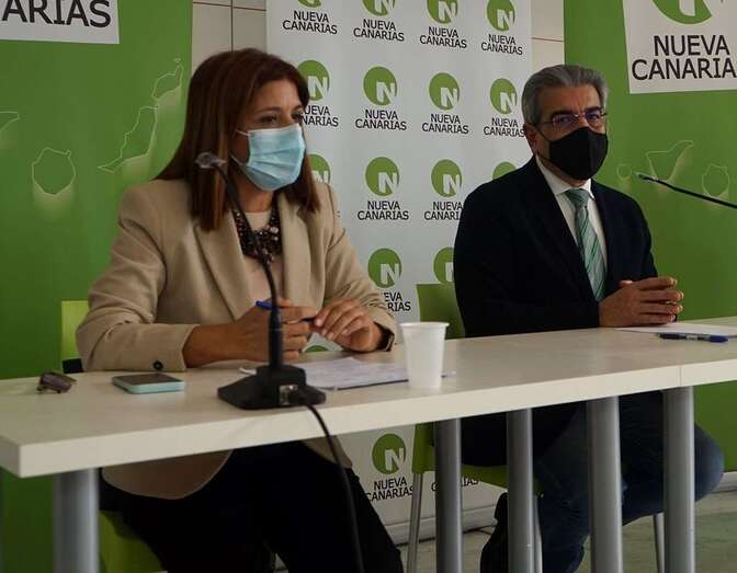 Carmen Hernández junto a Román Rodríguez/TA.